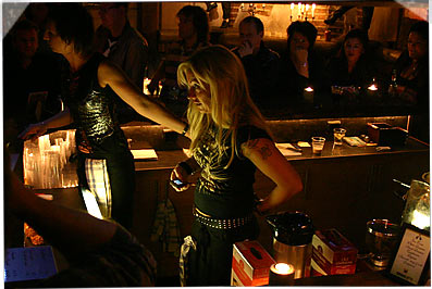Janet i baren